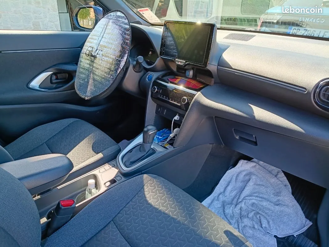 Toyota Yaris Cross 2024 photo 3