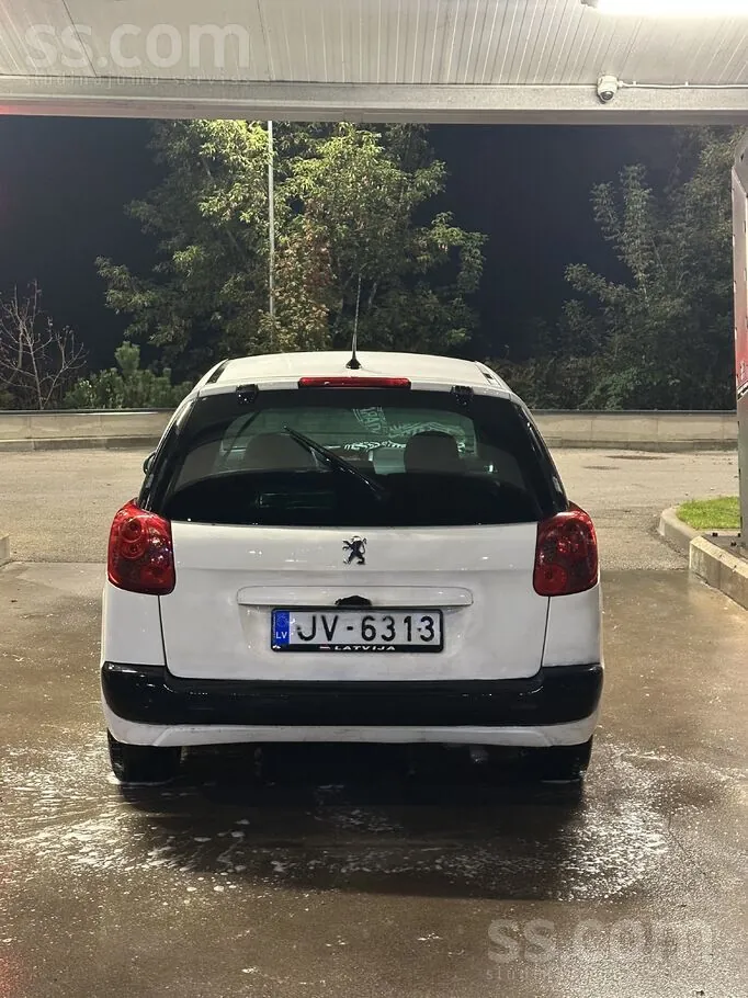 Peugeot 207 2008 photo 4