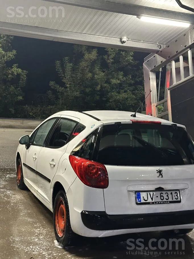 Peugeot 207 2008 photo 5
