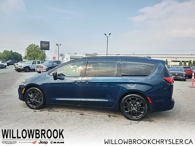 Chrysler Pacifica 2024 photo 4