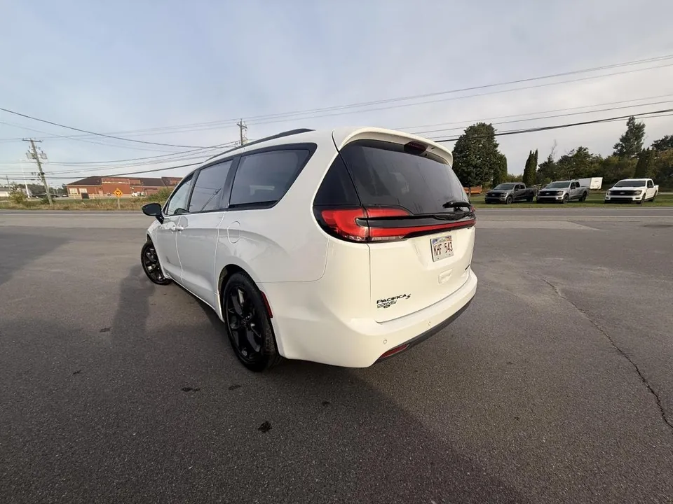 Chrysler Pacifica 2025 photo 5
