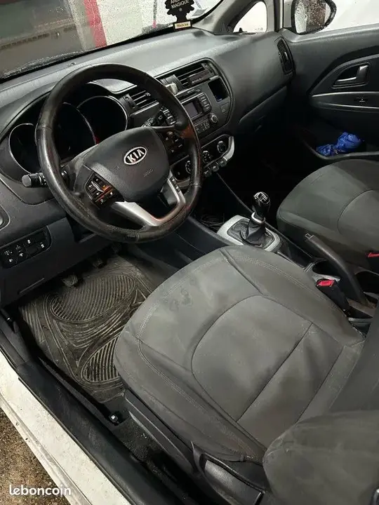 Kia Rio 2012 photo 3
