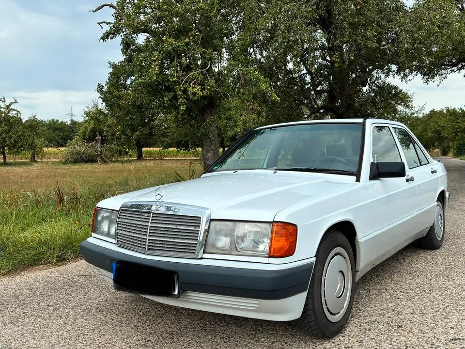 Mercedes-Benz 190E