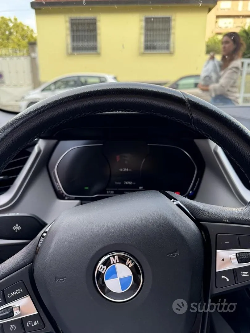 BMW 1 Series 2021 photo 2
