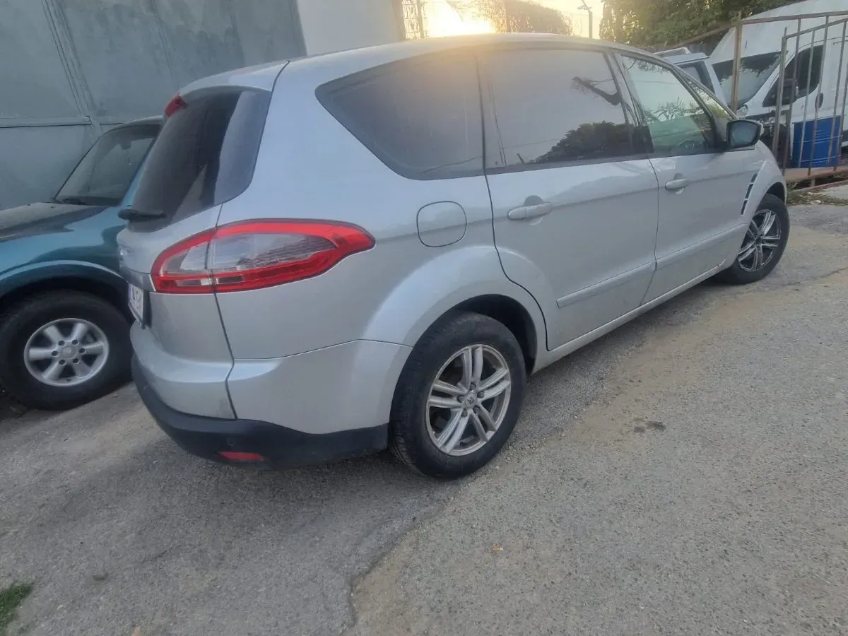 Ford S-Max 2013 photo 3