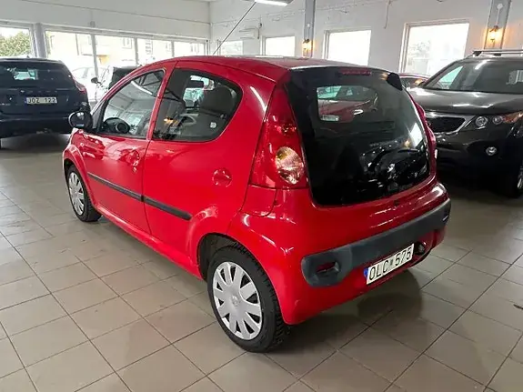 Peugeot 107 2008 photo 5