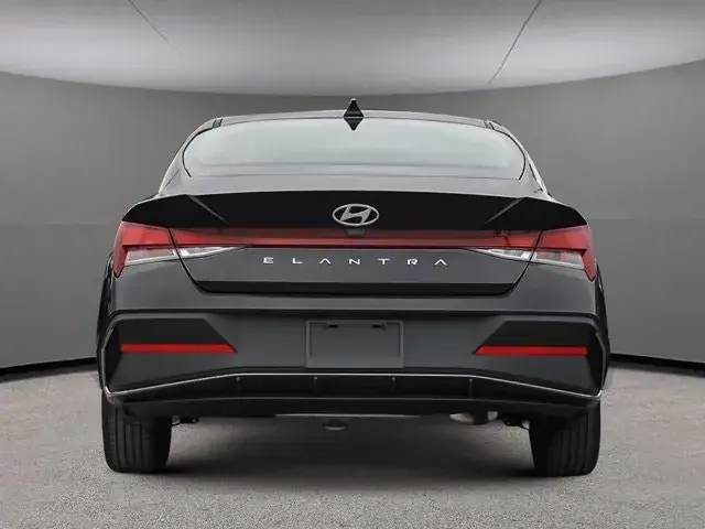 Hyundai Elantra 2026 photo 5