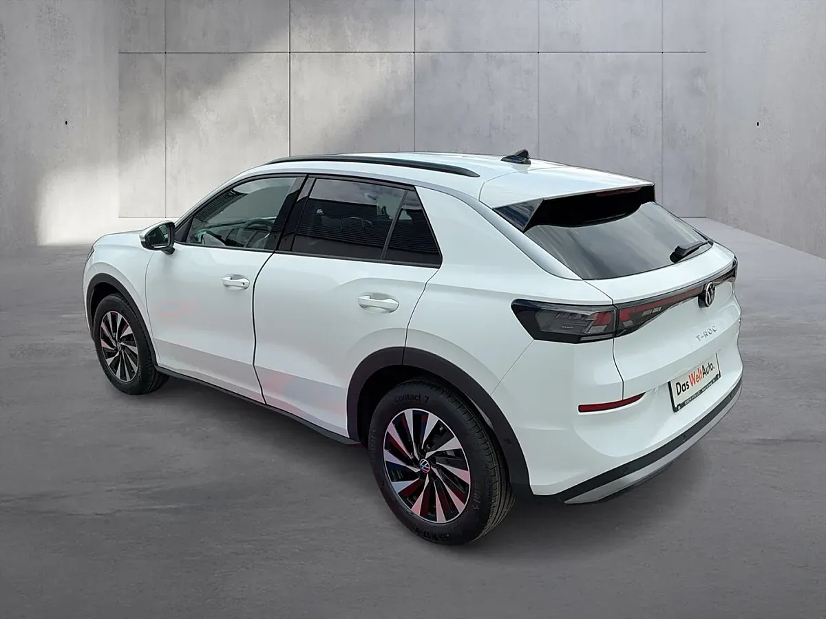 Volkswagen T-Roc 2026 photo 2