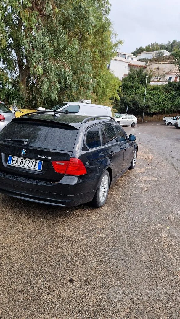 BMW 320 2010 photo 4
