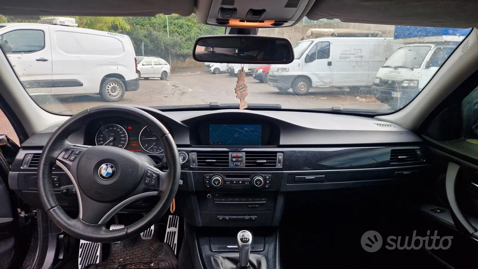 BMW 320 2010 photo 5