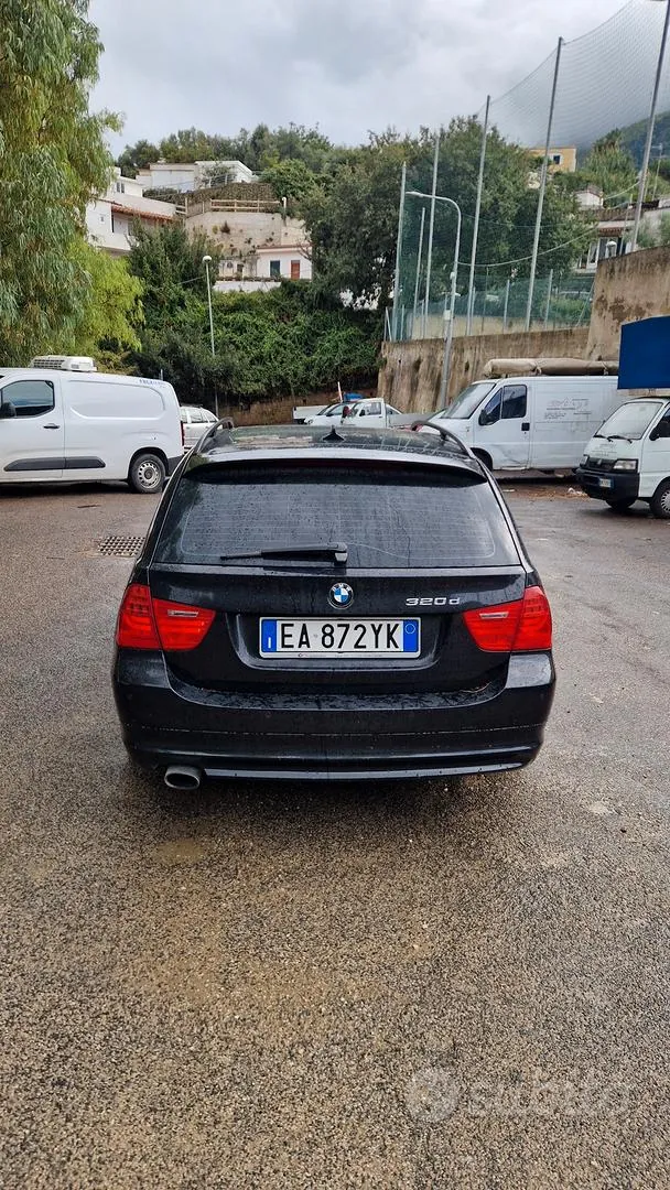 BMW 320 2010 photo 3