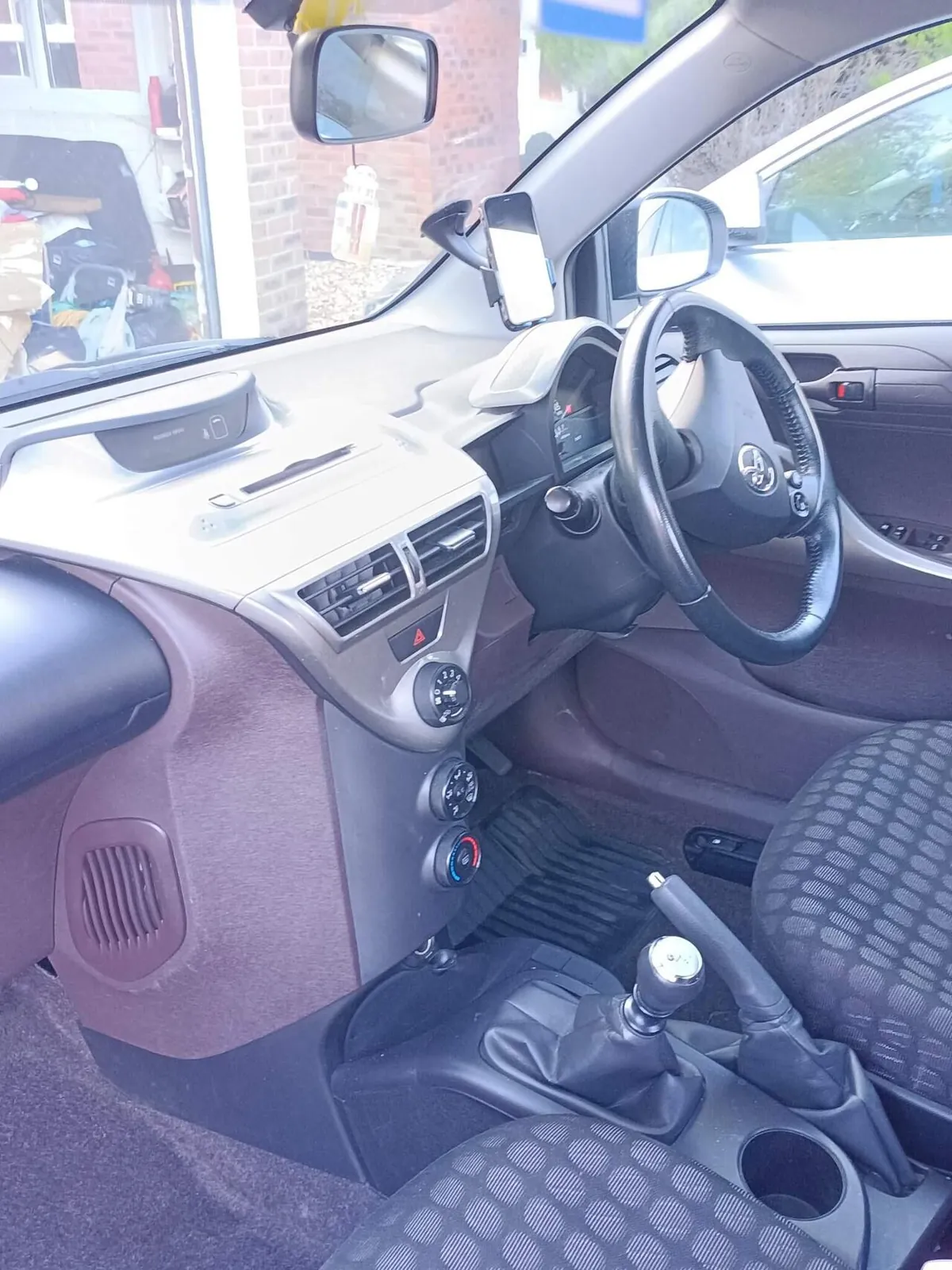 Toyota Iq 2010 photo 5