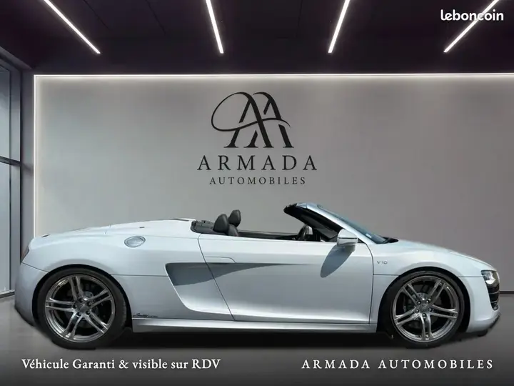 Audi R8 2012 photo 2