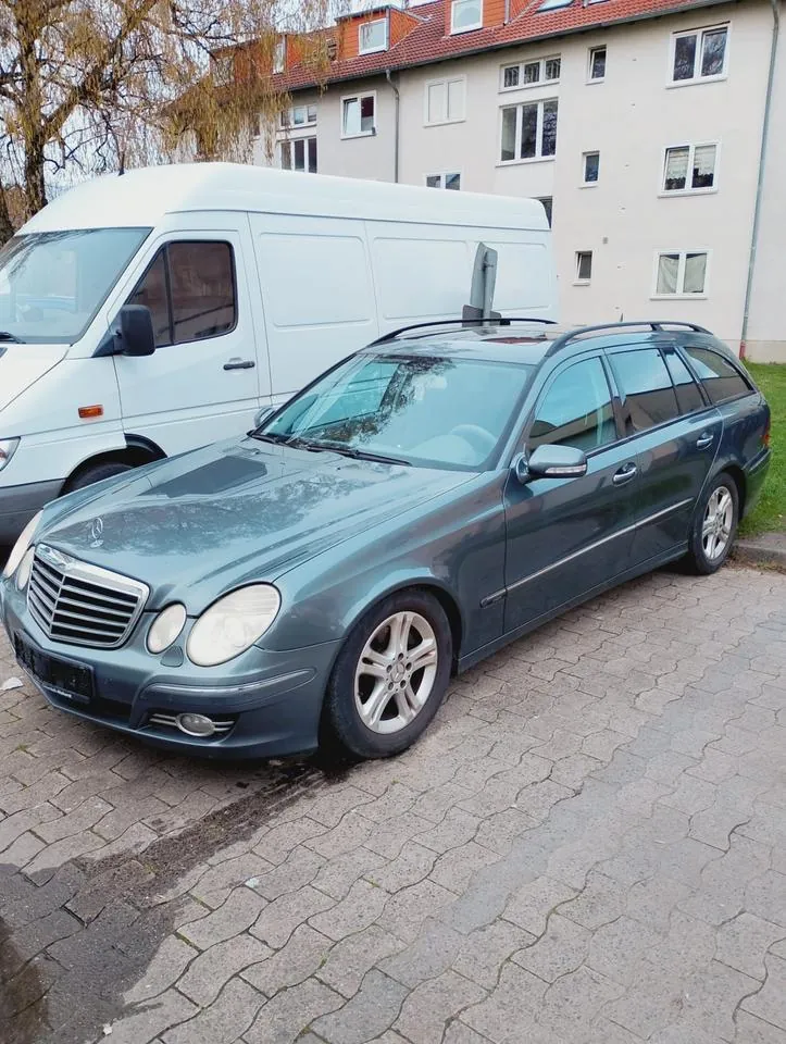 Mercedes-Benz E220