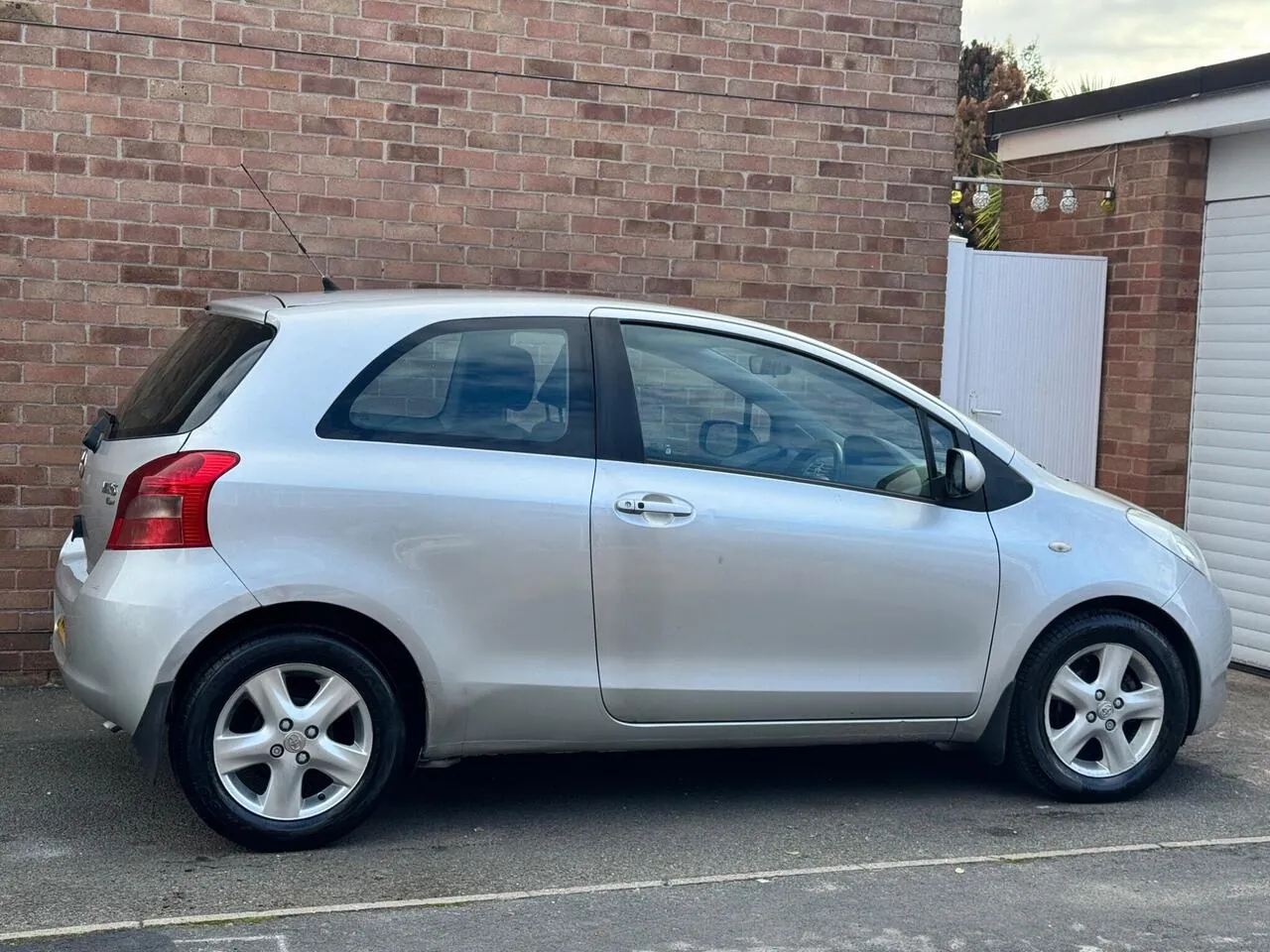 Toyota Yaris 2006 photo 4