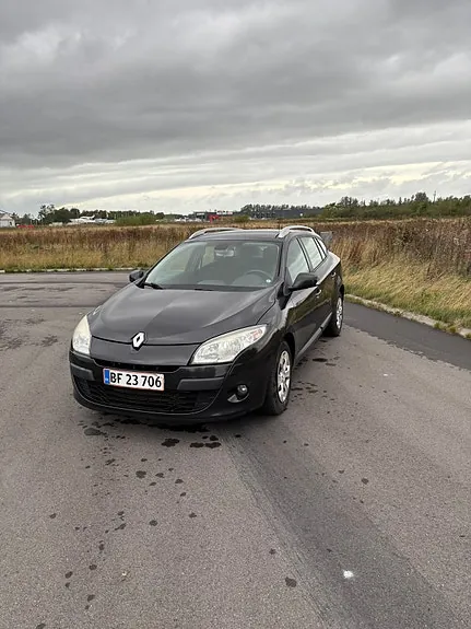 Renault Megane Iii 2010 photo 2