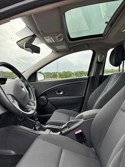 Renault Megane Iii 2010 photo 5