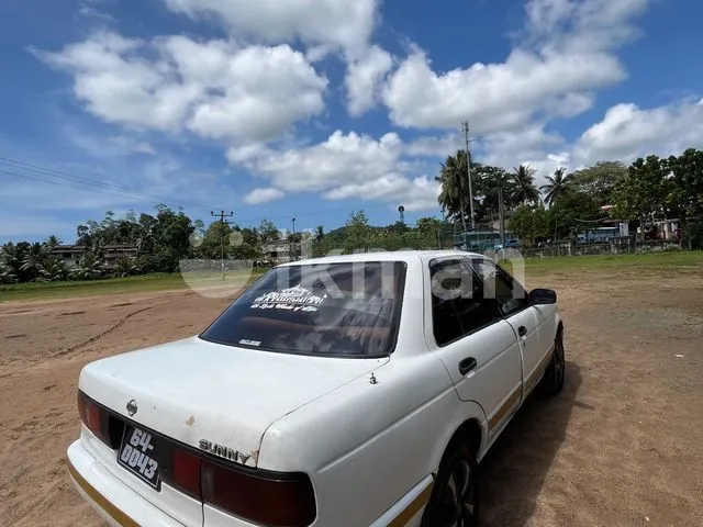 Nissan Sunny 1991 photo 2
