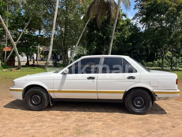 Nissan Sunny 1991 photo 5