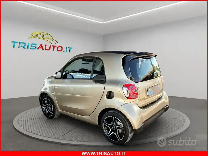 Smart Fortwo 2021 photo 2