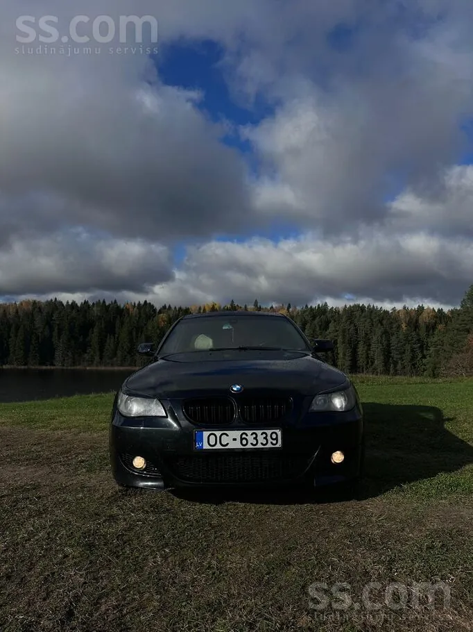 BMW 530D 2003 photo 2