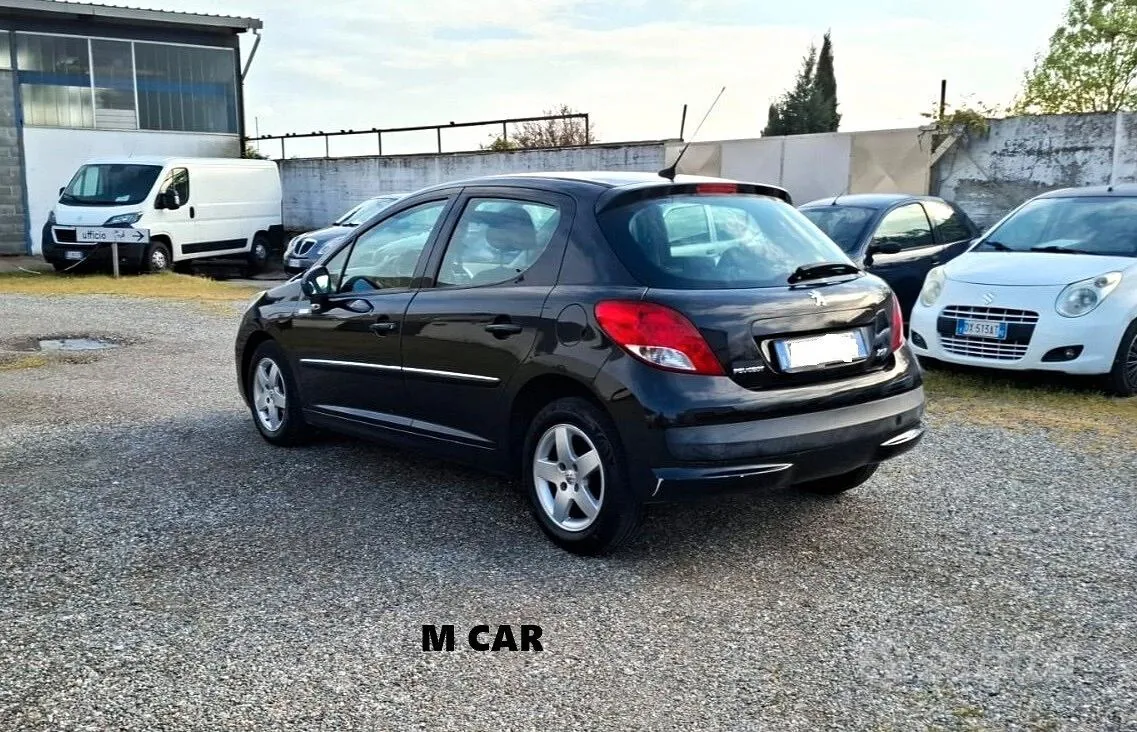 Peugeot 207 2010 photo 3