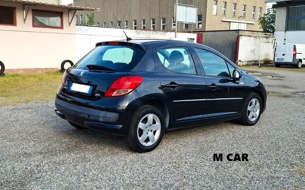 Peugeot 207 2010 photo 4