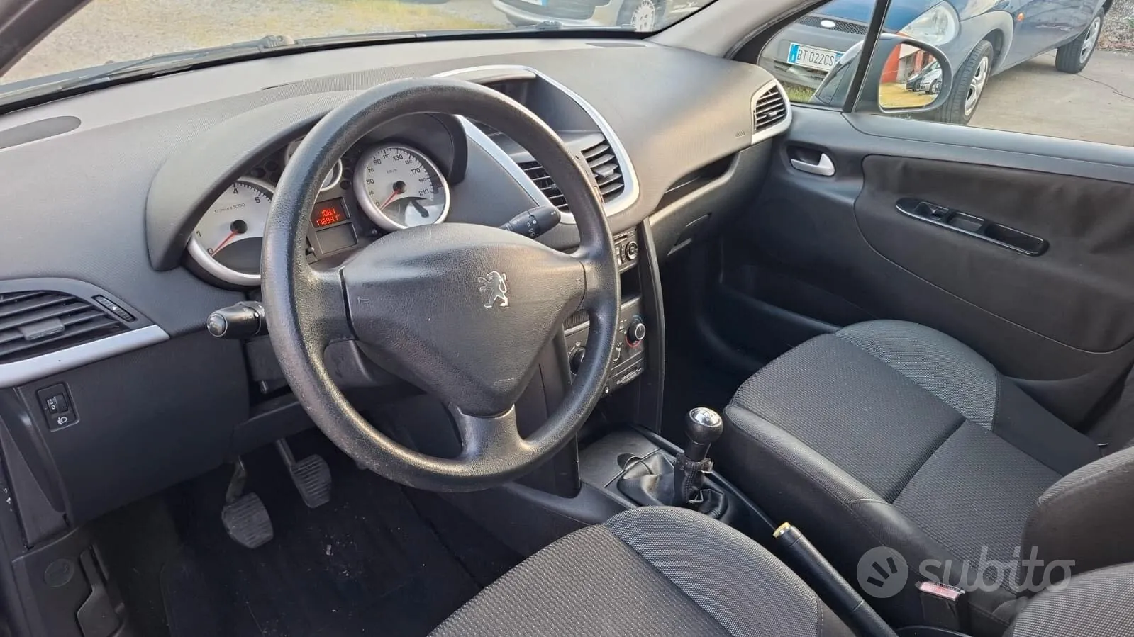 Peugeot 207 2010 photo 5