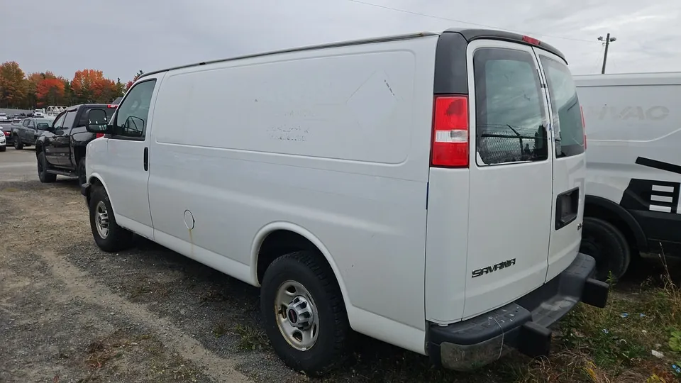 GMC Savana 2018 photo 3