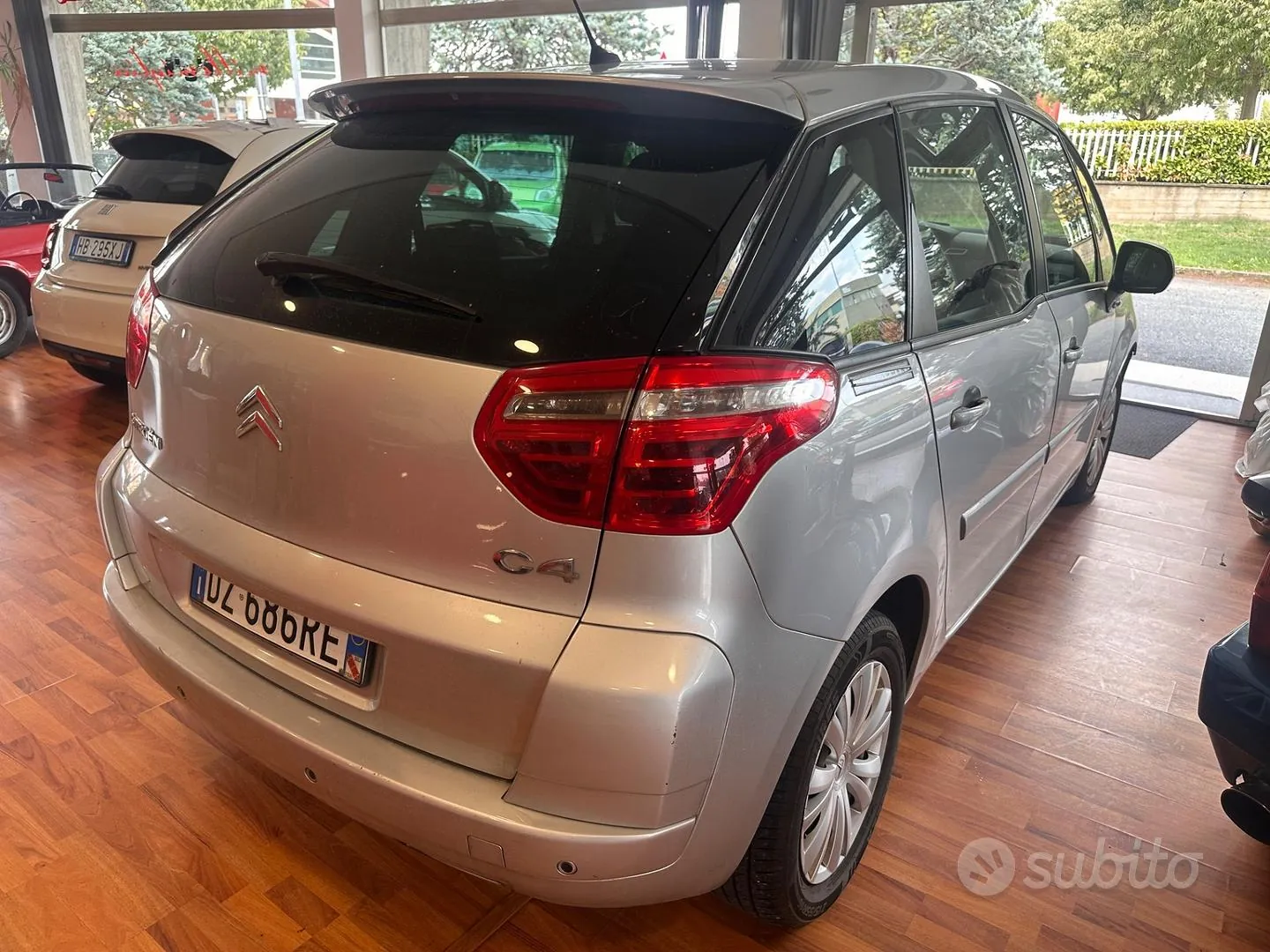 Citroen C4 Picasso 2010 photo 3