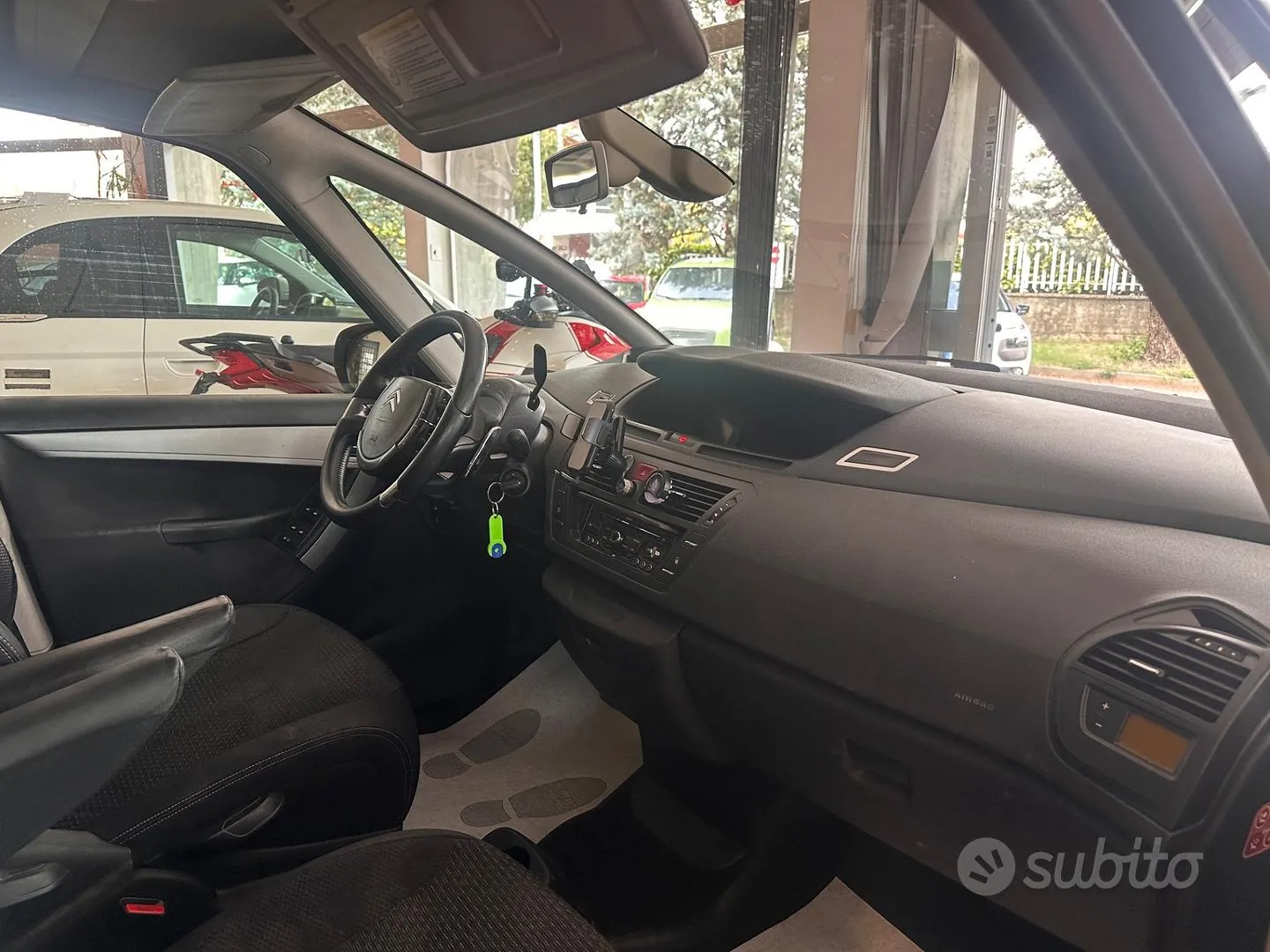 Citroen C4 Picasso 2010 photo 4