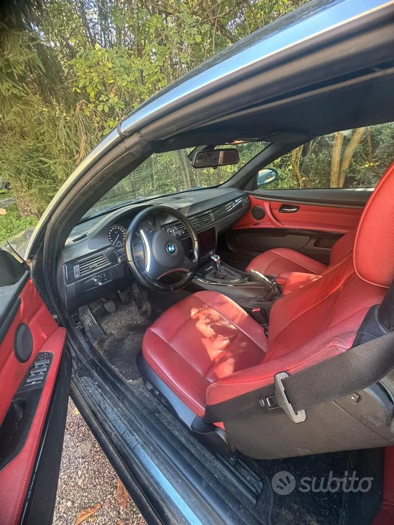 BMW E93 2009 photo 3