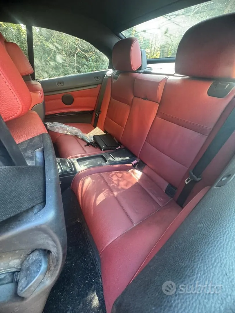 BMW E93 2009 photo 2