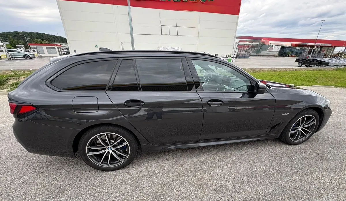 BMW 5 Series 2022 photo 3