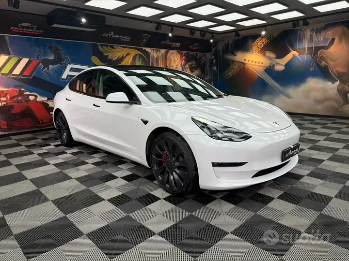 Tesla Model 3 2023 photo 3