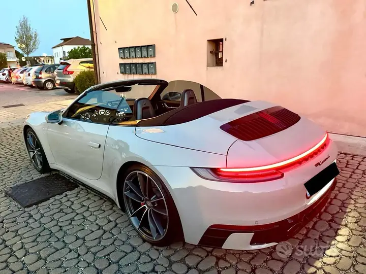 Porsche 911 2021 photo 3