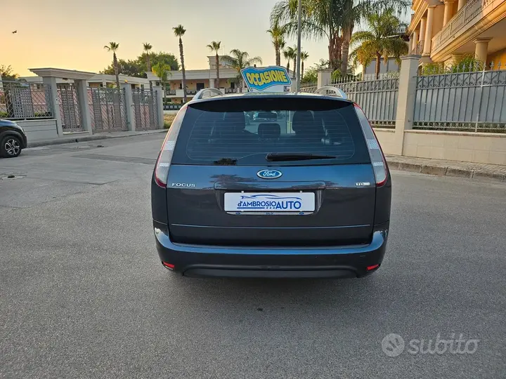 Ford Focus 2010 photo 5