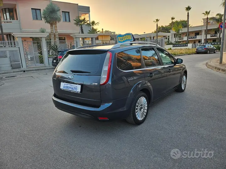 Ford Focus 2010 photo 4
