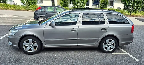 Skoda Octavia 2010 photo 5