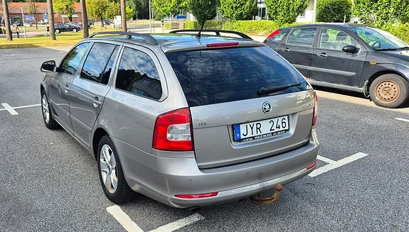 Skoda Octavia 2010 photo 4