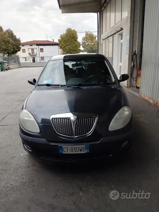 Lancia Ypsilon