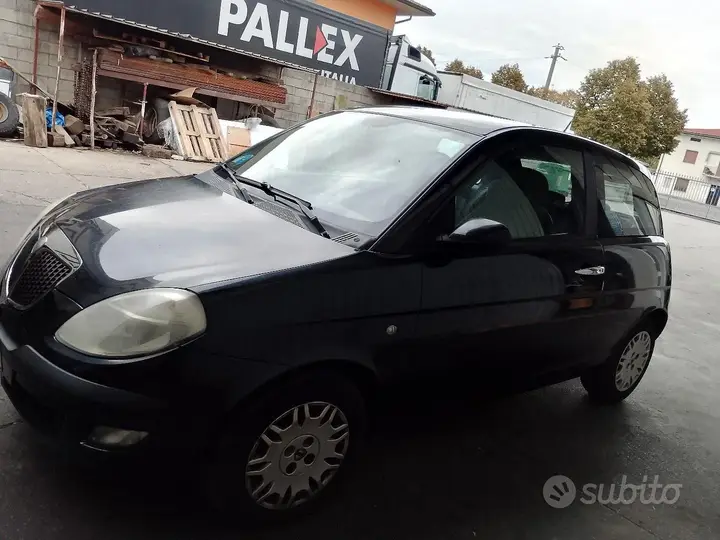 Lancia Ypsilon 2005 photo 2