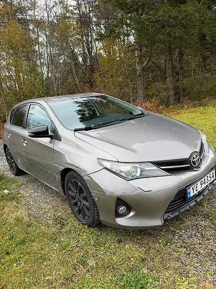 Toyota Auris 2013 photo 4