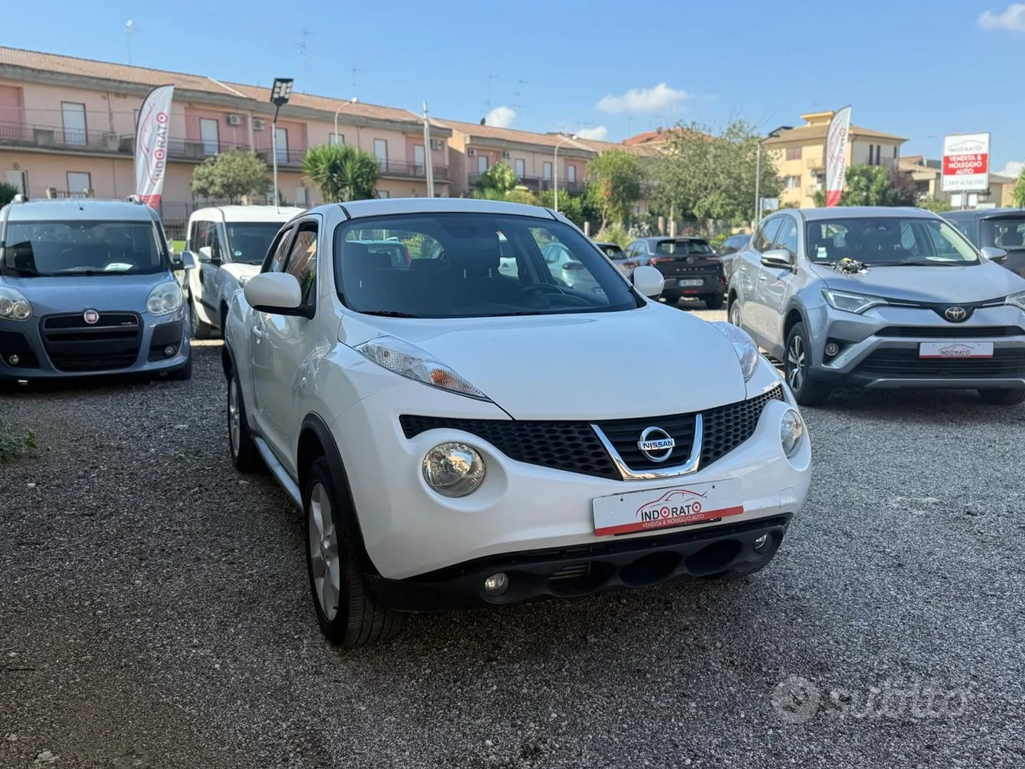 Nissan Juke 2010 photo 2