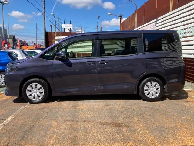 Toyota Vox 2016 photo 5