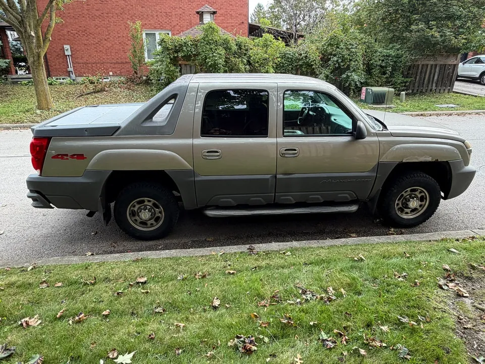 Chevrolet Avalanche 2002 photo 4