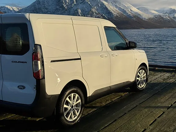 Ford Transit Courier 2025 photo 3