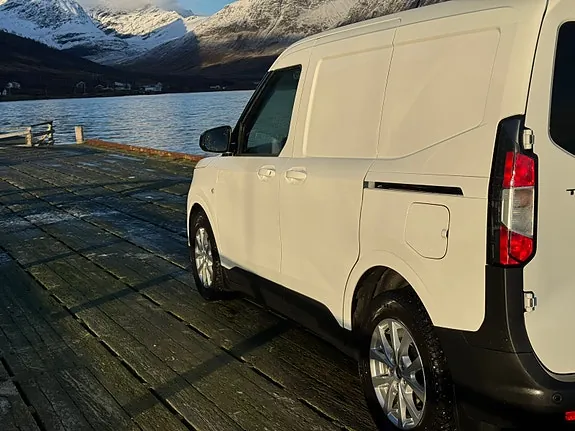 Ford Transit Courier 2025 photo 4