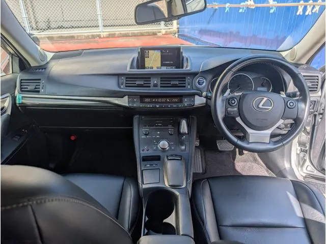 Toyota Ct200H 2014 photo 2