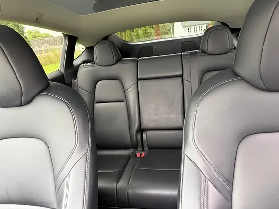 Tesla Model Y 2023 photo 5